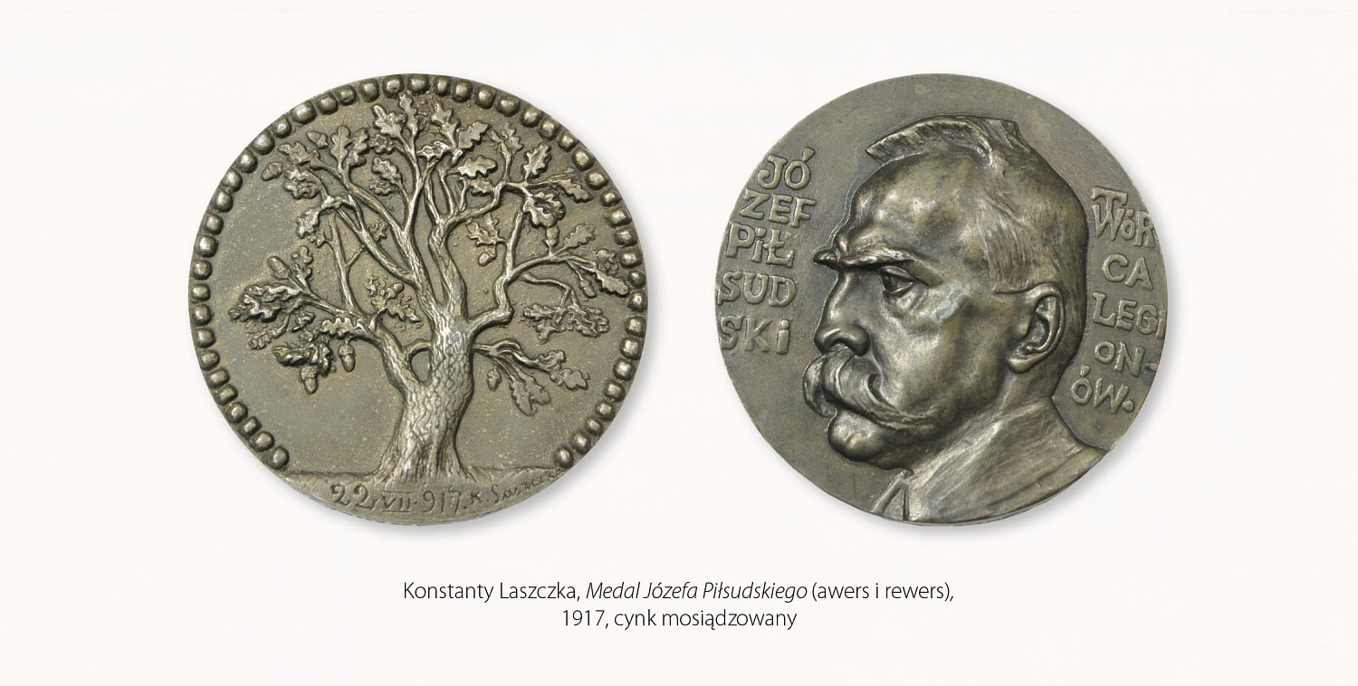 Medal; na awersie portret Józefa Piłsudskiego – popiersie ujęte z lewego profilu, po bokach napis dedykacyjny o treści: Józef Piłsudski twórca legionów; na rewersie przedstawiony jest duży, rozłożysty dąb, brzeg obwiedziony perełkowaniem